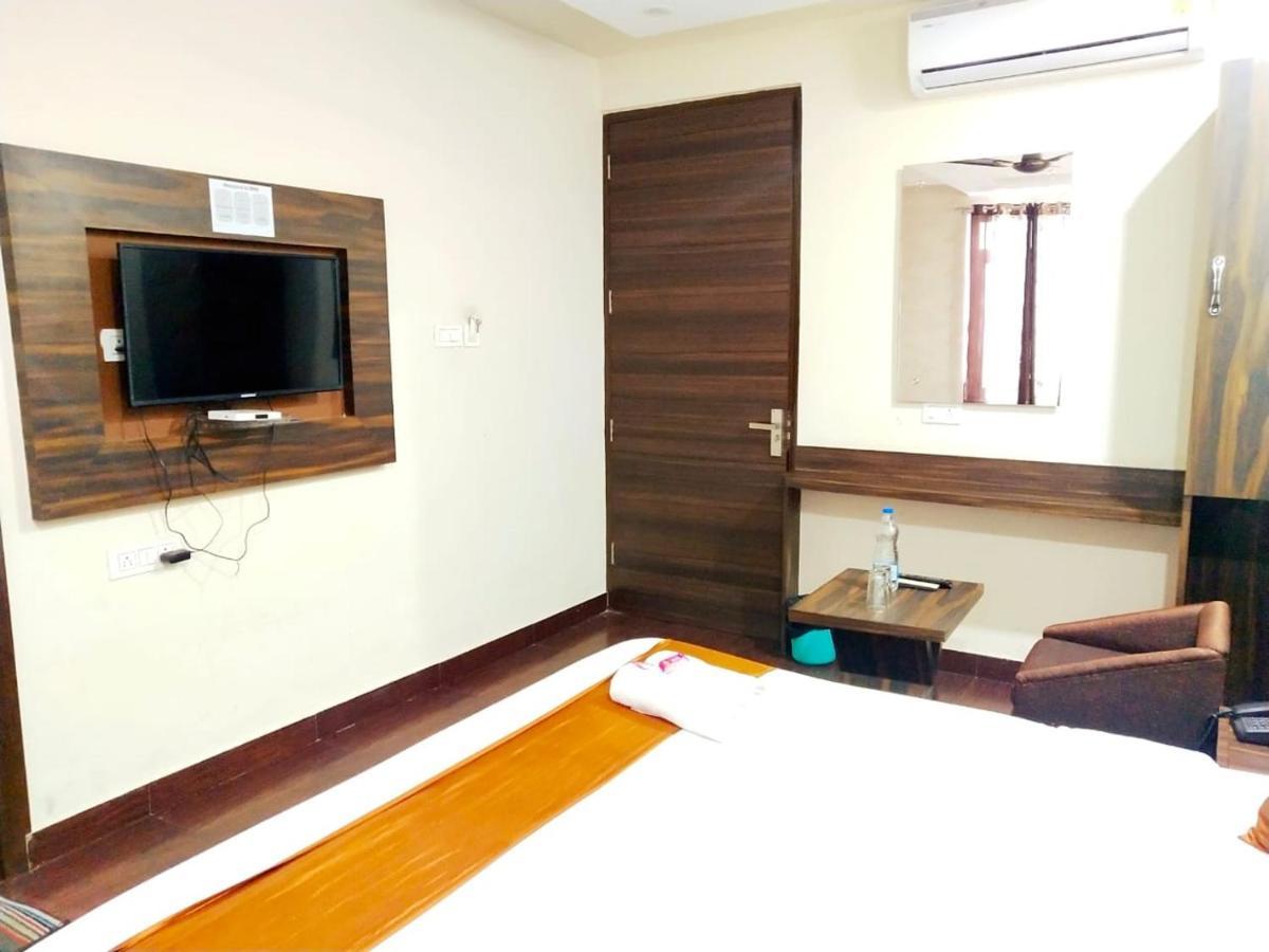 Hotel Sukhman Residency Амритсар Стая снимка