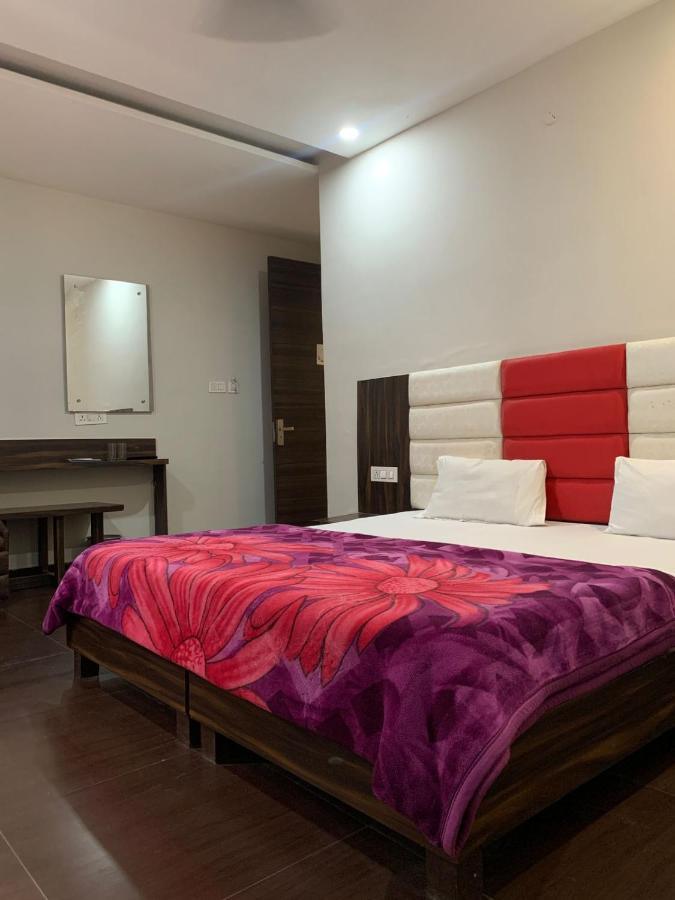 Hotel Sukhman Residency Амритсар Екстериор снимка