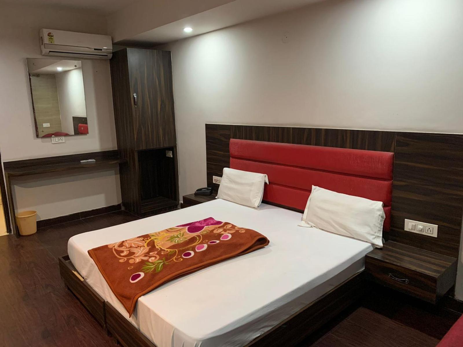 Hotel Sukhman Residency Амритсар Стая снимка