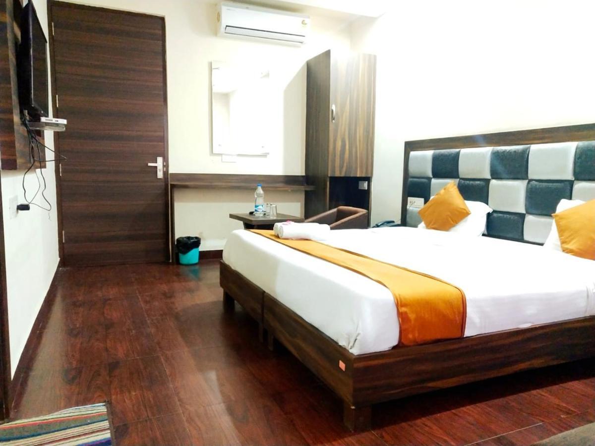 Hotel Sukhman Residency Амритсар Екстериор снимка